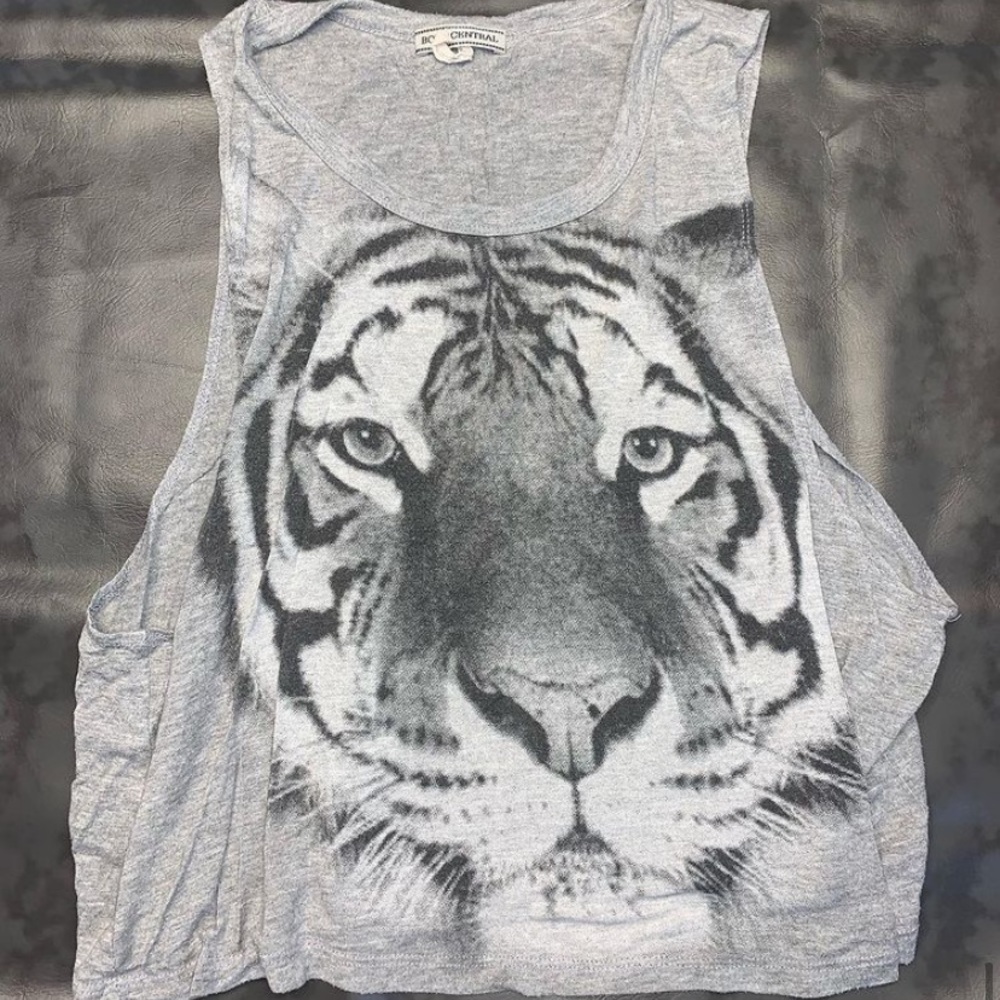gray tiger tank top